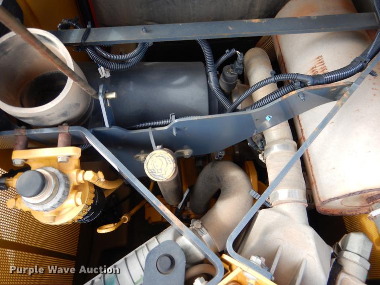 image for item DF2094 2012 John Deere 333D skid steer