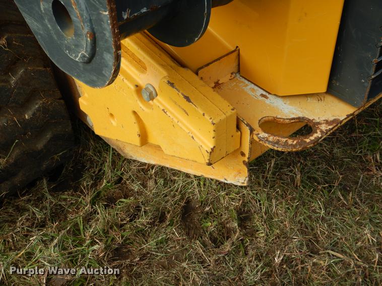 image for item DF2094 2012 John Deere 333D skid steer