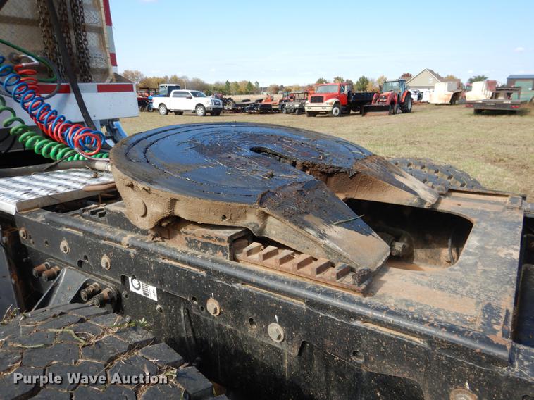 image for item DF2095 2006 Kenworth T300 semi truck