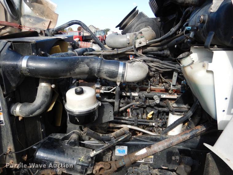 image for item DF2095 2006 Kenworth T300 semi truck