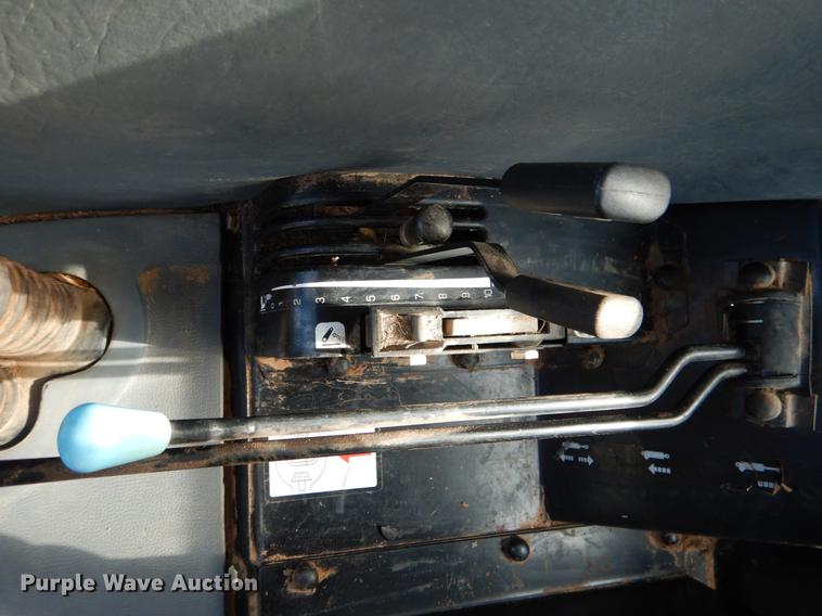 image for item DF2100 New Holland TD75D tractor