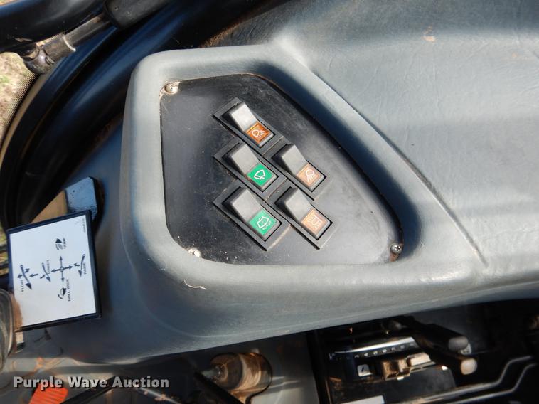 image for item DF2100 New Holland TD75D tractor