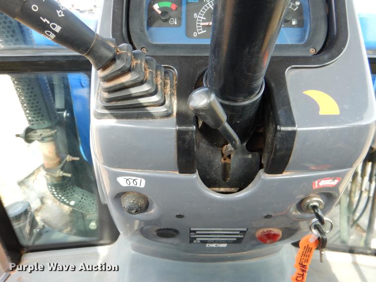 image for item DF2100 New Holland TD75D tractor