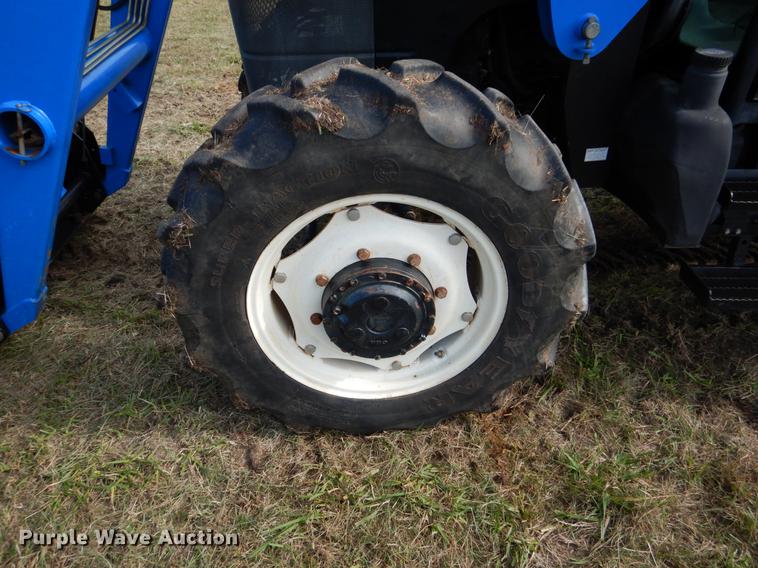 image for item DF2100 New Holland TD75D tractor