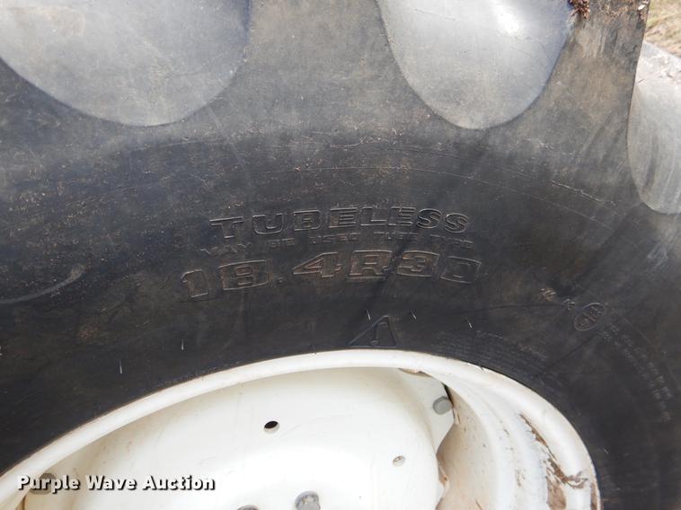 image for item DF2100 New Holland TD75D tractor