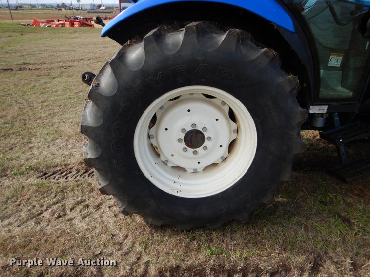 image for item DF2100 New Holland TD75D tractor