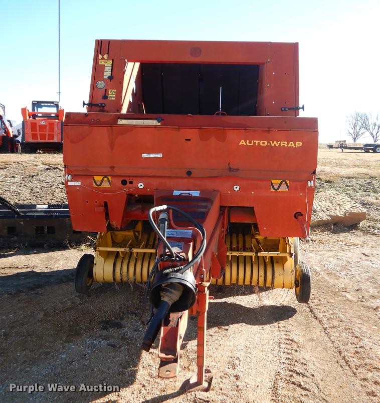 image for item EW9688 1998 New Holland 644 round baler