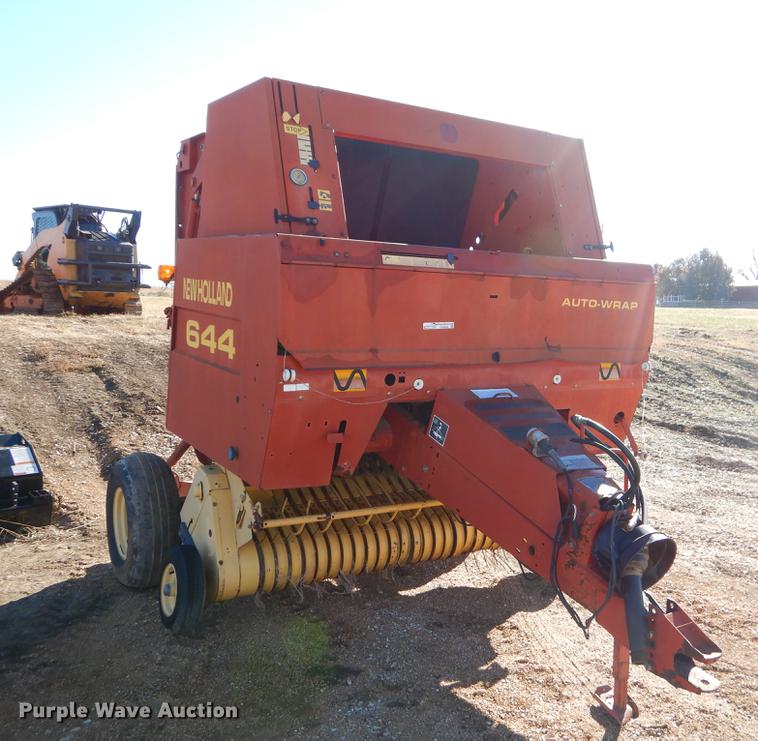 image for item EW9688 1998 New Holland 644 round baler