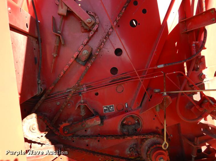 image for item EW9688 1998 New Holland 644 round baler