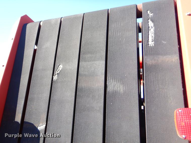 image for item EW9688 1998 New Holland 644 round baler