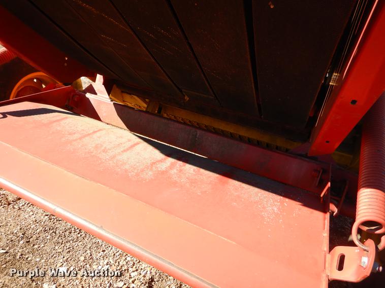 image for item EW9688 1998 New Holland 644 round baler