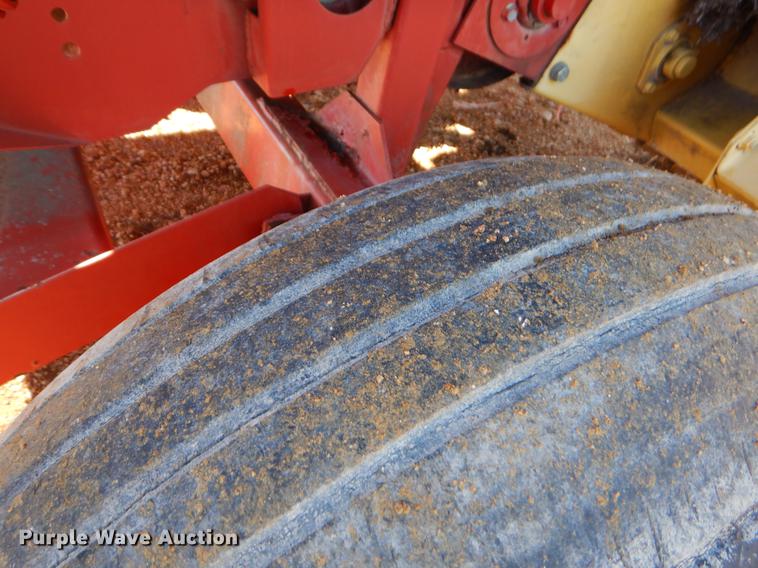 image for item EW9688 1998 New Holland 644 round baler