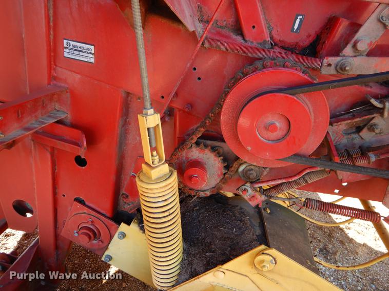 image for item EW9688 1998 New Holland 644 round baler