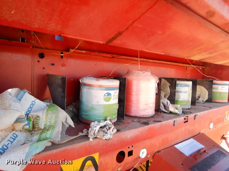 image for item EW9688 1998 New Holland 644 round baler