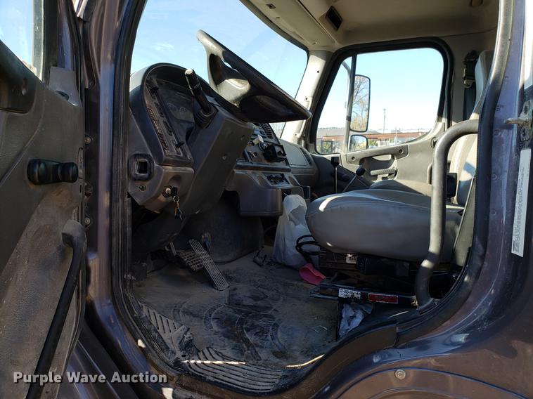 image for item AV9481 2008 Freightliner Business Class M2 dump truck