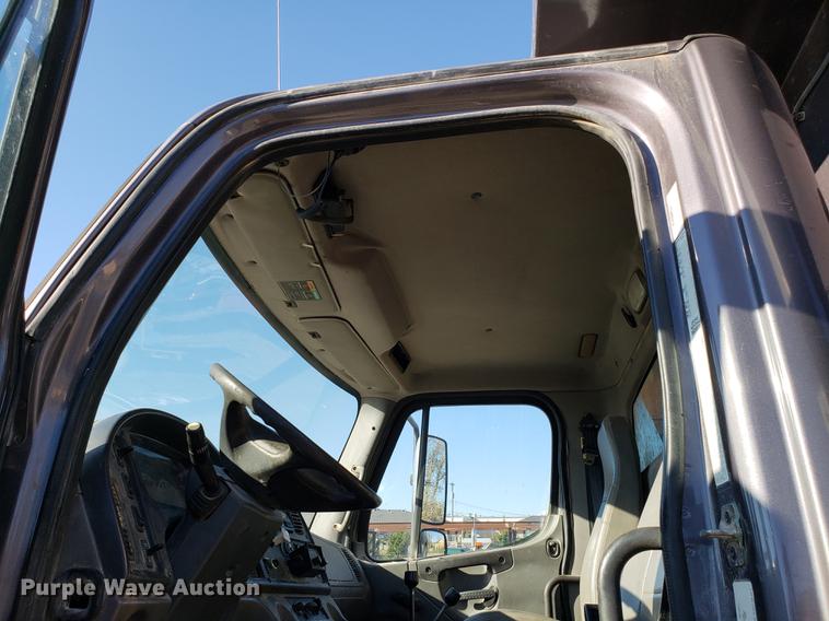image for item AV9481 2008 Freightliner Business Class M2 dump truck