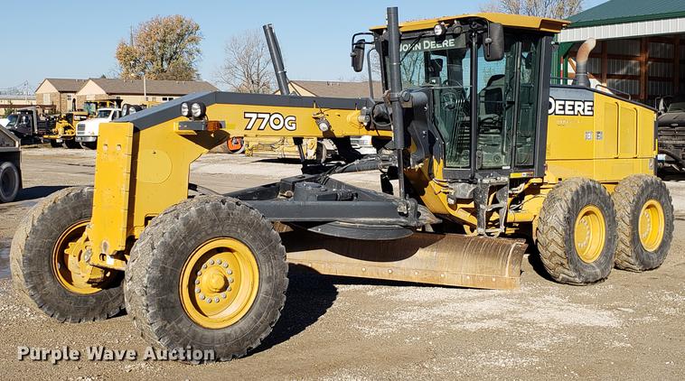 image for item AV9482 2011 John Deere 770G motor grader