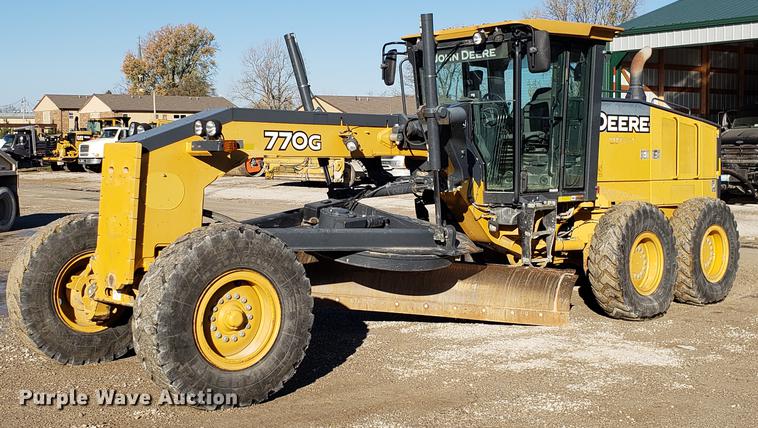 image for item AV9482 2011 John Deere 770G motor grader