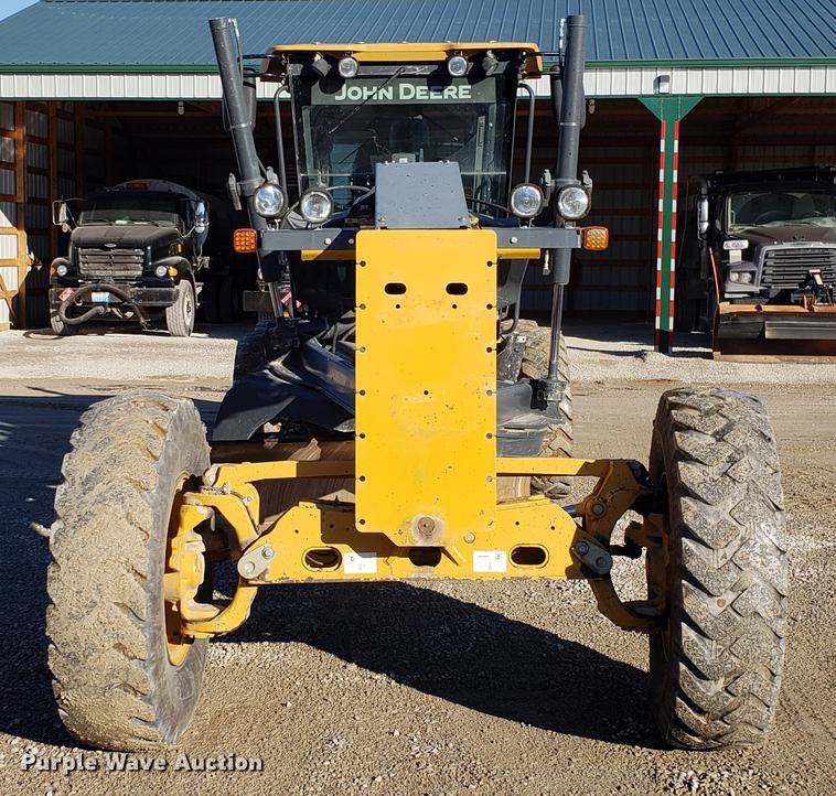 image for item AV9482 2011 John Deere 770G motor grader