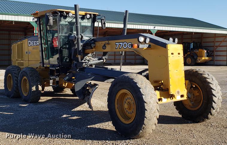 image for item AV9482 2011 John Deere 770G motor grader