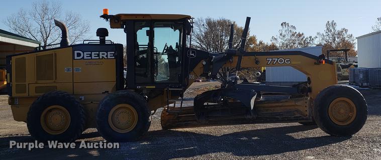 image for item AV9482 2011 John Deere 770G motor grader