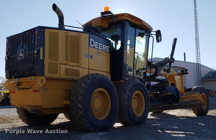 image for item AV9482 2011 John Deere 770G motor grader