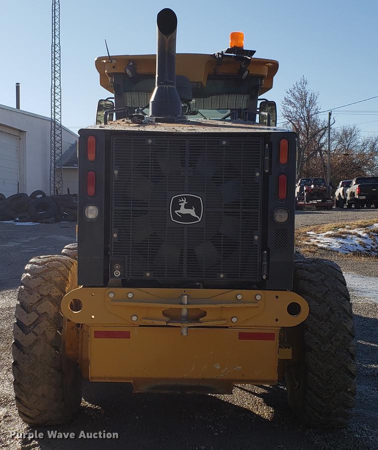 image for item AV9482 2011 John Deere 770G motor grader