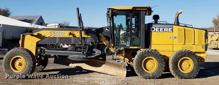 image for item AV9482 2011 John Deere 770G motor grader