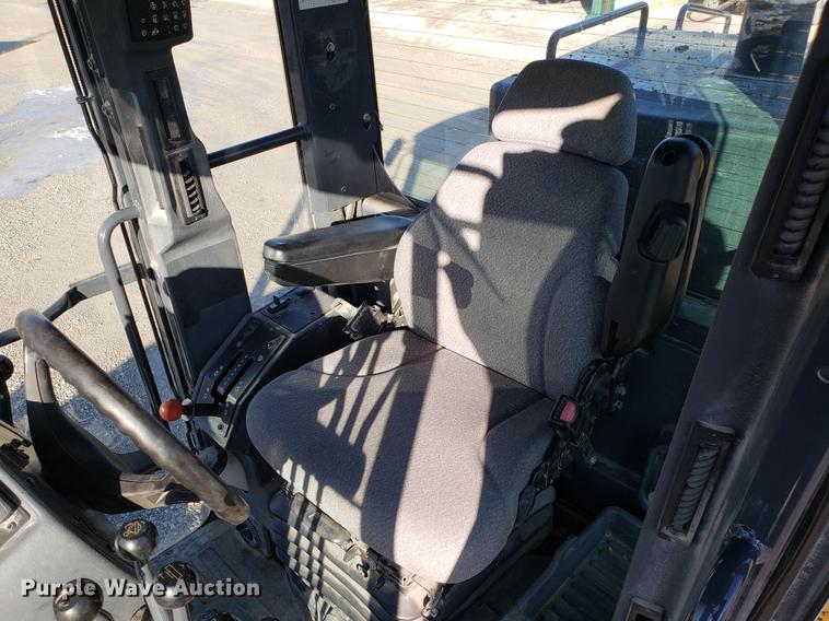 image for item AV9482 2011 John Deere 770G motor grader