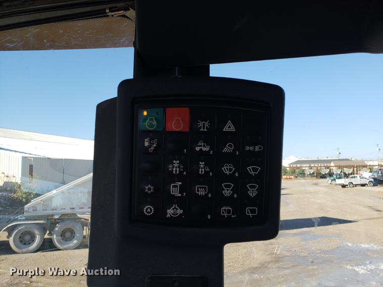 image for item AV9482 2011 John Deere 770G motor grader