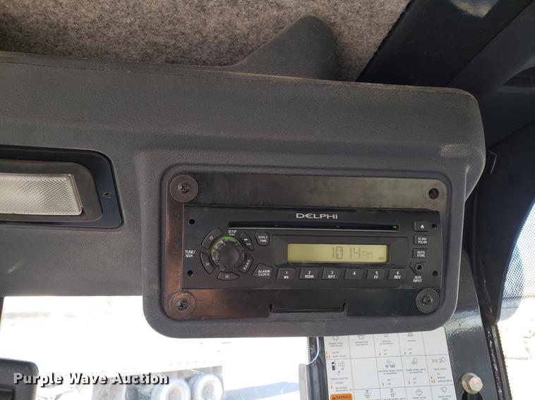 image for item AV9482 2011 John Deere 770G motor grader