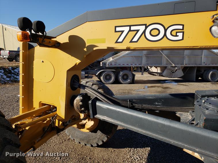 image for item AV9482 2011 John Deere 770G motor grader