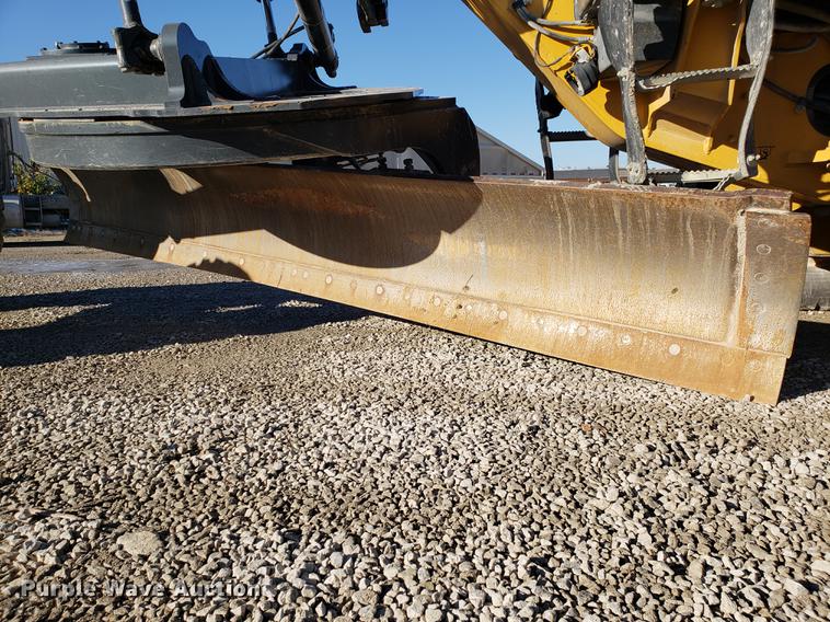 image for item AV9482 2011 John Deere 770G motor grader