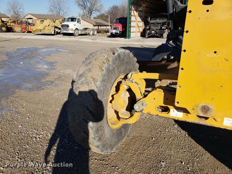 image for item AV9482 2011 John Deere 770G motor grader