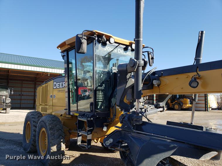 image for item AV9482 2011 John Deere 770G motor grader