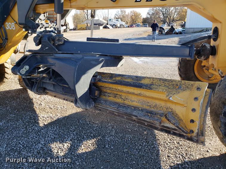 image for item AV9482 2011 John Deere 770G motor grader