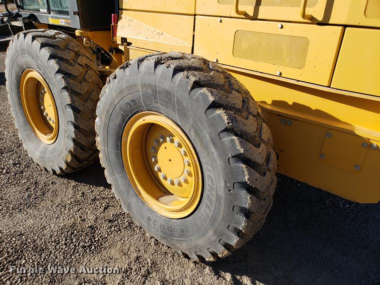 image for item AV9482 2011 John Deere 770G motor grader