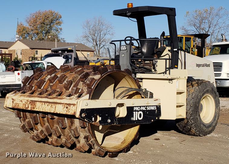 image for item AV9483 2000 Ingersoll Rand 110D Pro-Pac series single drum vibratory roller