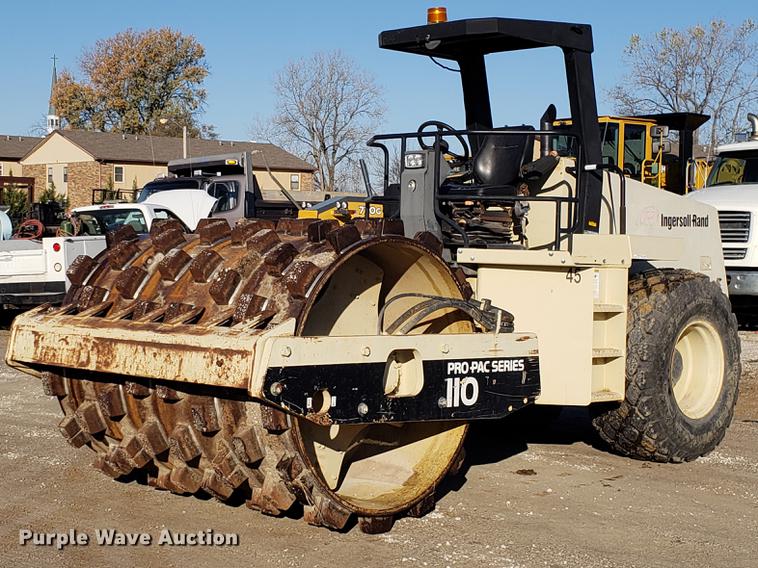 image for item AV9483 2000 Ingersoll Rand 110D Pro-Pac series single drum vibratory roller