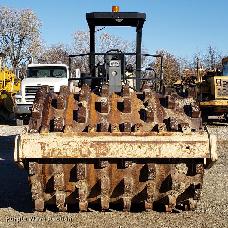 image for item AV9483 2000 Ingersoll Rand 110D Pro-Pac series single drum vibratory roller