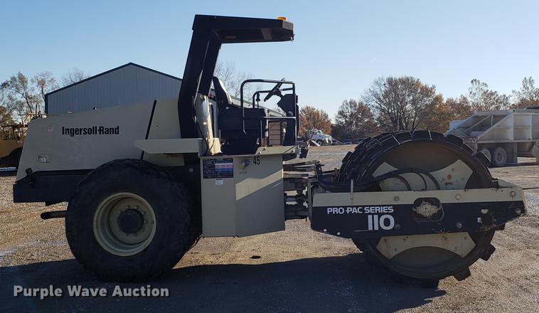 image for item AV9483 2000 Ingersoll Rand 110D Pro-Pac series single drum vibratory roller