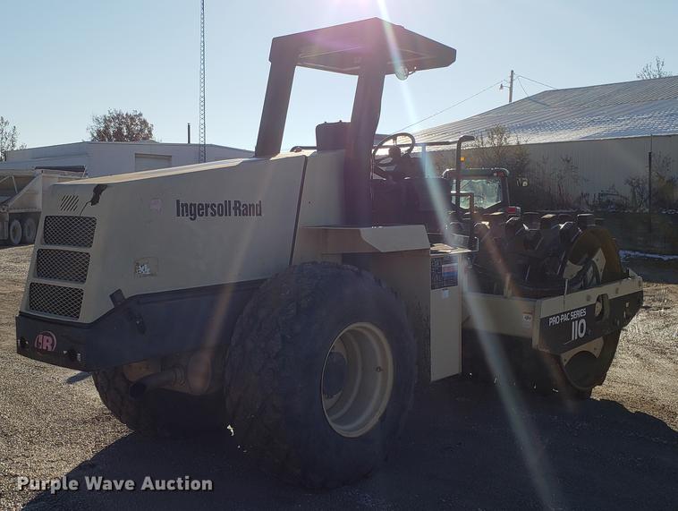 image for item AV9483 2000 Ingersoll Rand 110D Pro-Pac series single drum vibratory roller
