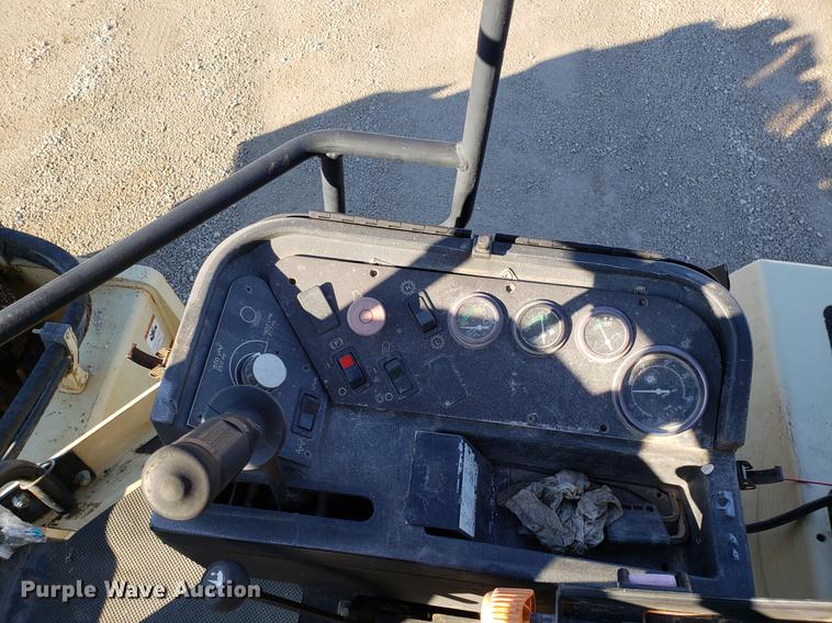 image for item AV9483 2000 Ingersoll Rand 110D Pro-Pac series single drum vibratory roller