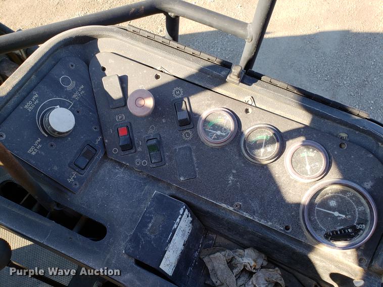 image for item AV9483 2000 Ingersoll Rand 110D Pro-Pac series single drum vibratory roller