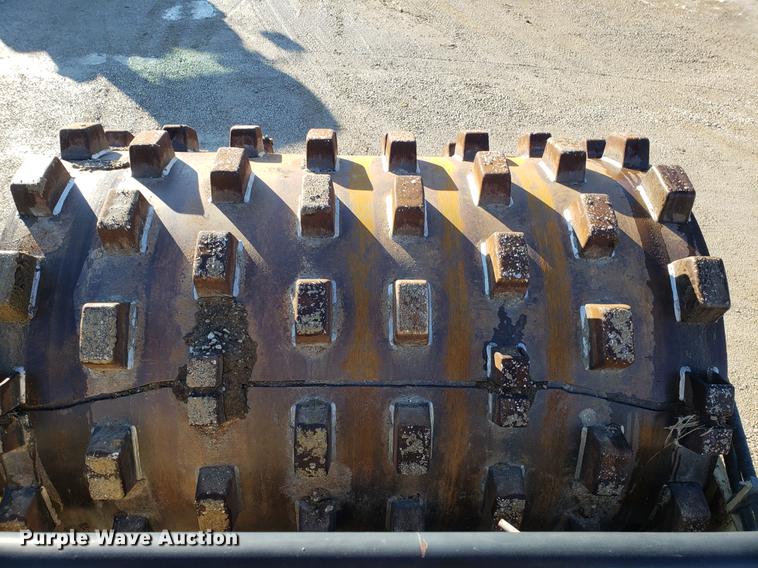 image for item AV9483 2000 Ingersoll Rand 110D Pro-Pac series single drum vibratory roller