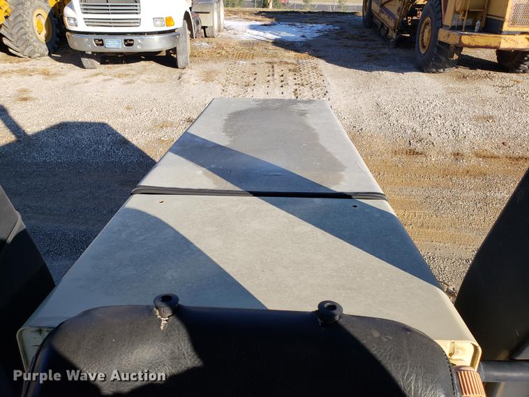 image for item AV9483 2000 Ingersoll Rand 110D Pro-Pac series single drum vibratory roller