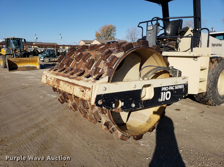image for item AV9483 2000 Ingersoll Rand 110D Pro-Pac series single drum vibratory roller