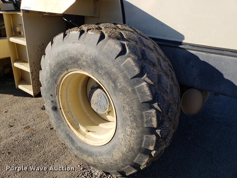 image for item AV9483 2000 Ingersoll Rand 110D Pro-Pac series single drum vibratory roller