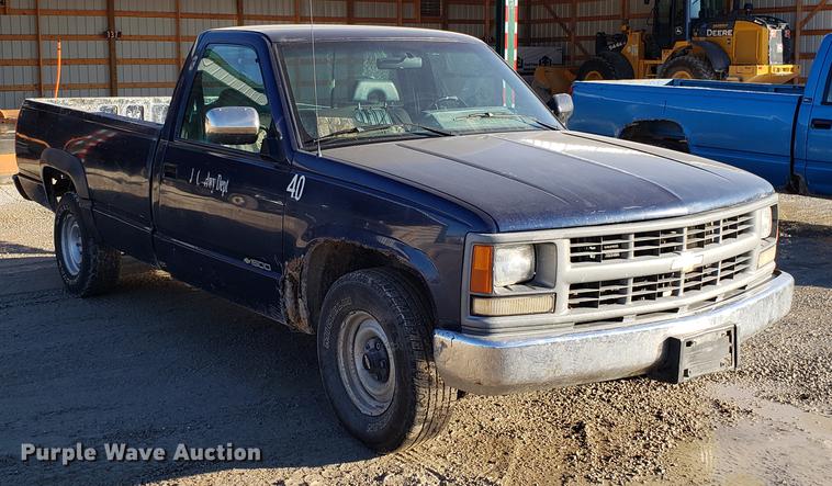 image for item AV9484 1994 Chevrolet C1500 pickup truck