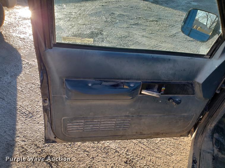 image for item AV9484 1994 Chevrolet C1500 pickup truck